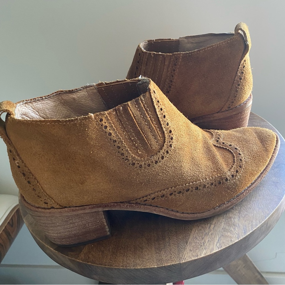 Madewell The Grayson Brogue suede Chelsea Boots tan brown size 7 - Picture 11 of 12